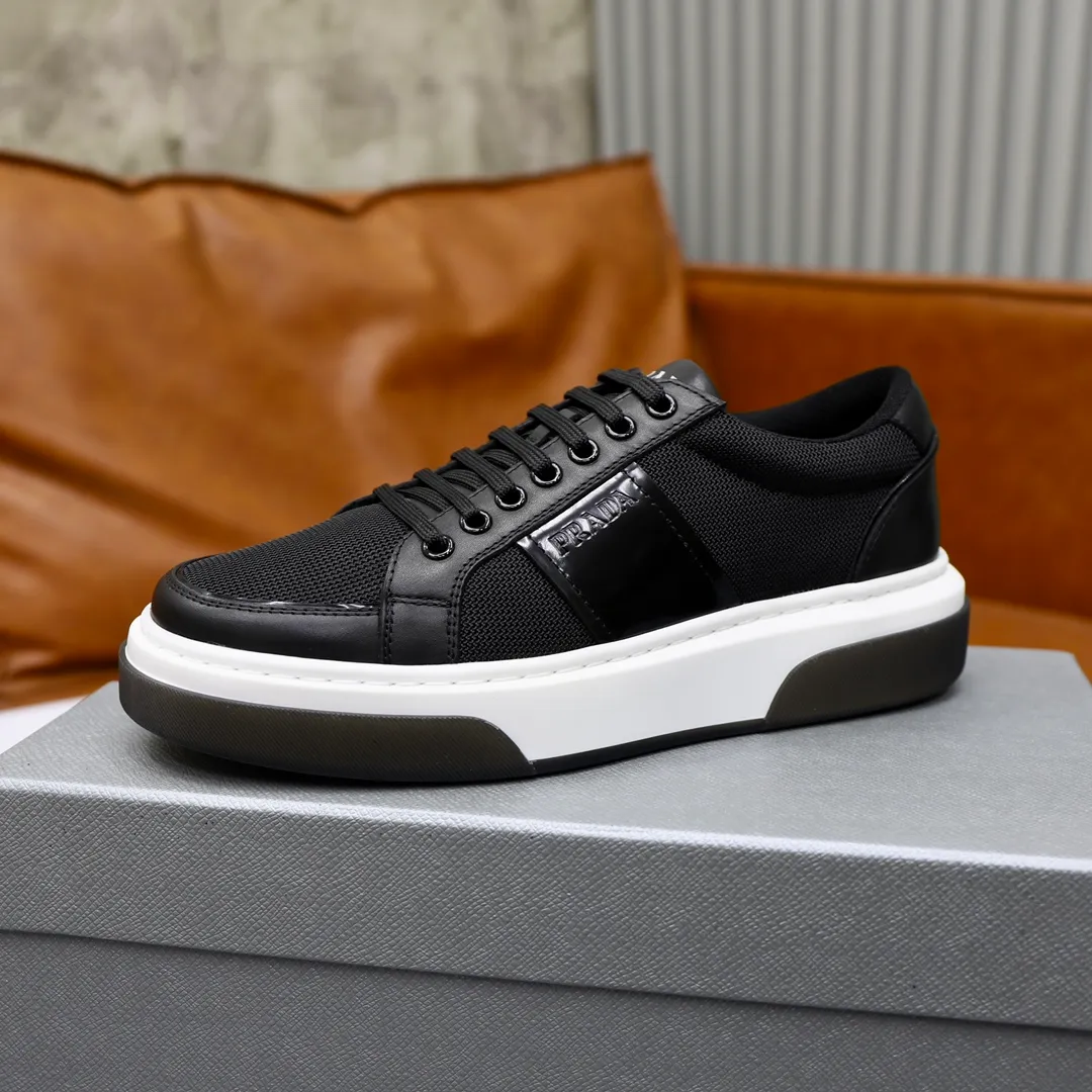 Ex-factory price: 680💰Top original order Brand: PRADA (Prada) Standard code: Men's size 38/44 (45 can be customized) Grade: Same as the official website Material: Original cowhide stitched with imported cloth, cowhide lining, original combination of two-color wear-resistant soft outsole Style category: casual sports version, young fashion, European and American trend, British style Color: actual picture color